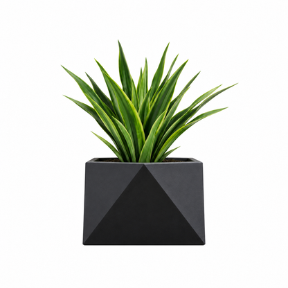 Triangle pot 18
